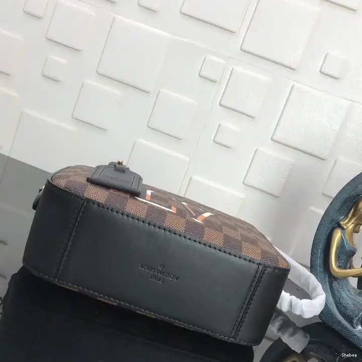 LV 1906BL0001 Bags 0723